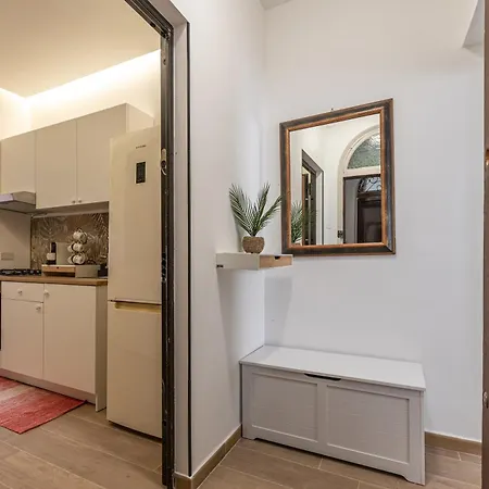 Dasaro Apartment *